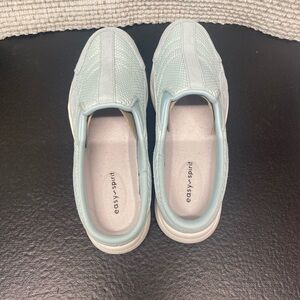 Ladies Easy Spirit Light Blue Slip-On Shoes NEW Size 8